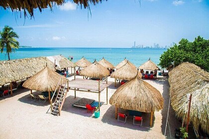 Punta Arena Tierra Bomba Beach Tour with Lunch