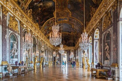 Versailles Palace and Gardens Tour with Skip-the-Line Access