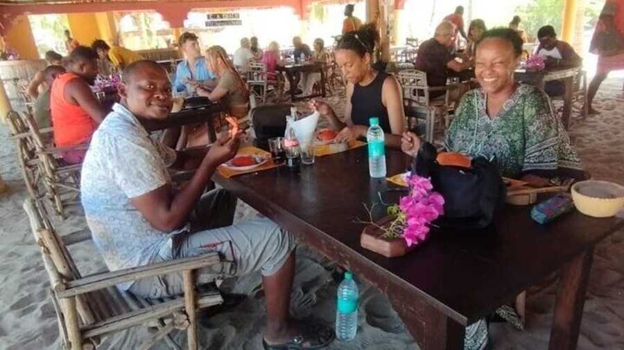 See food Lunch at Robinson Island Malindi.