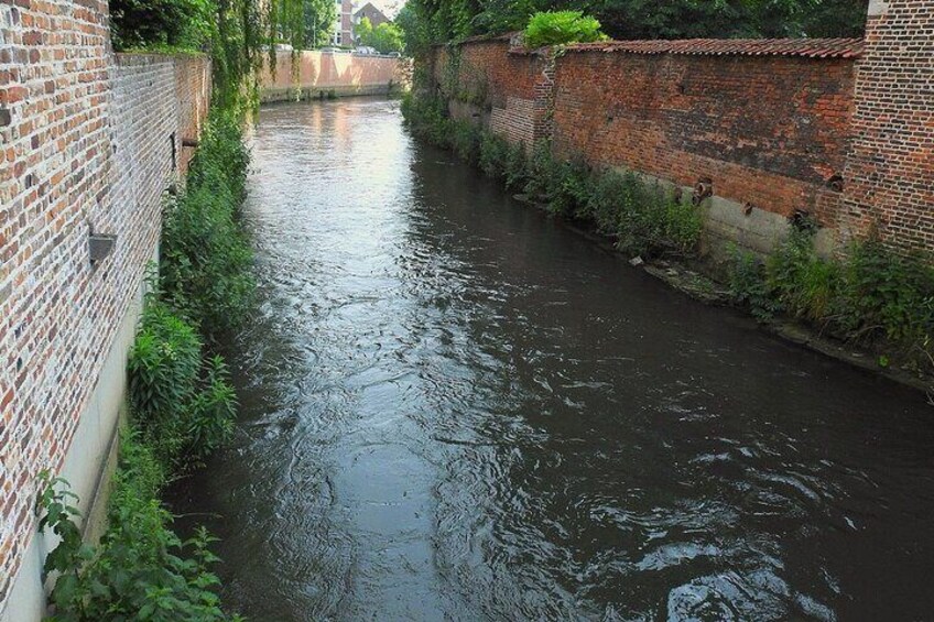 Explore Leuven and natural surroundings by inflatable packraft