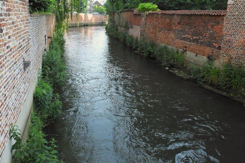 Explore Leuven and natural surroundings by inflatable packraft