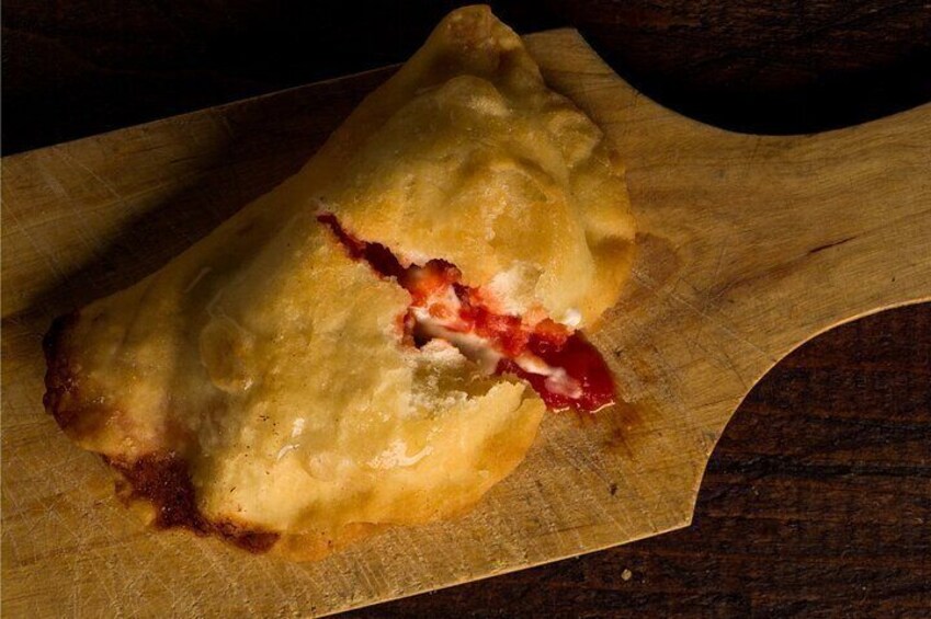 Bari Street Food Tour with Wine Tasting and Historic Sights