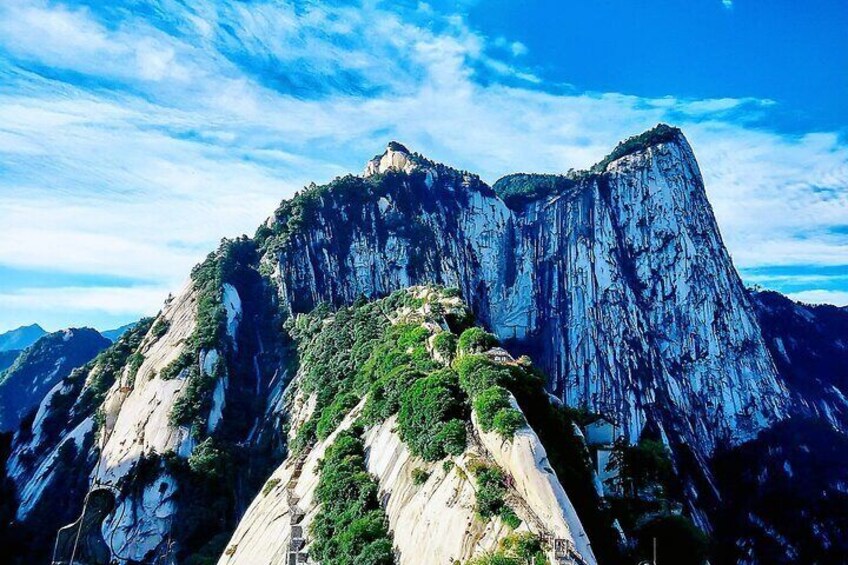 Xi'an 2-Day Exclusive Car: City Wall, Terracotta Army, Mt Huashan