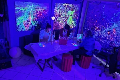 Fluorescent painting studio in Lyon in an art gallery