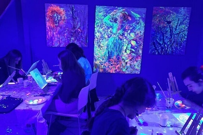 Fluorescent painting studio in Lyon in an art gallery
