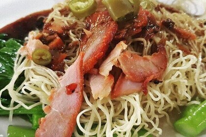 Chinatown Heritage and Local Street Food Small Group Tour