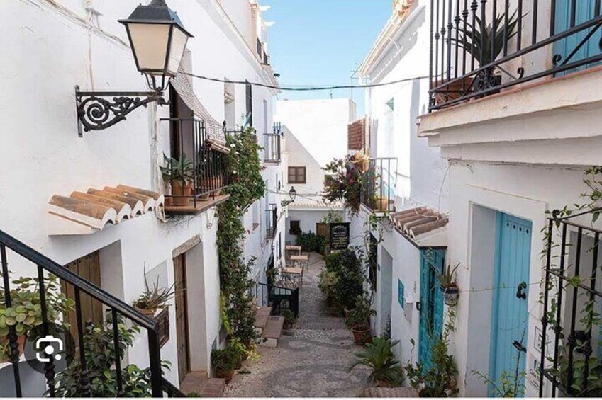 Excursion to Nerja and Frigiliana from the port of Motril