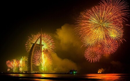 Dubai: New Year Eve Luxury Yacht Fireworks View & BBQ Cruise