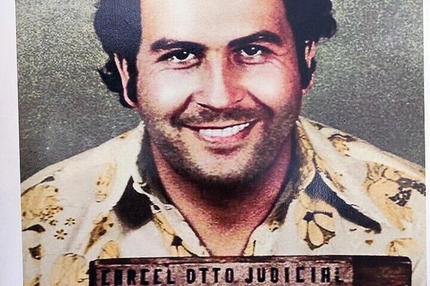 Pablo Escobar Tour; his Beginnings in Crime