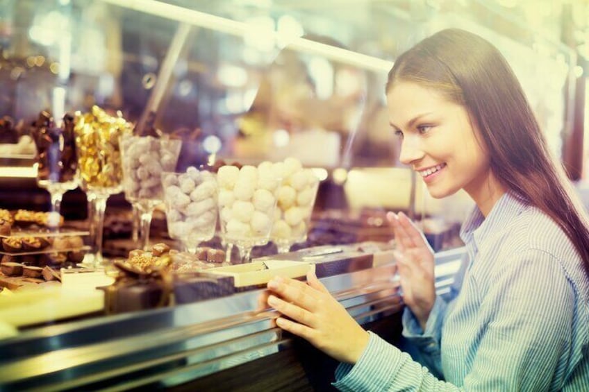 A Guided Tour in Chocolate Museum & Old Town 