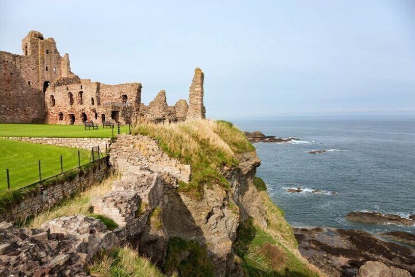 Puffin Boat Trip & Tantallon Castle Day Trip from Edinburgh