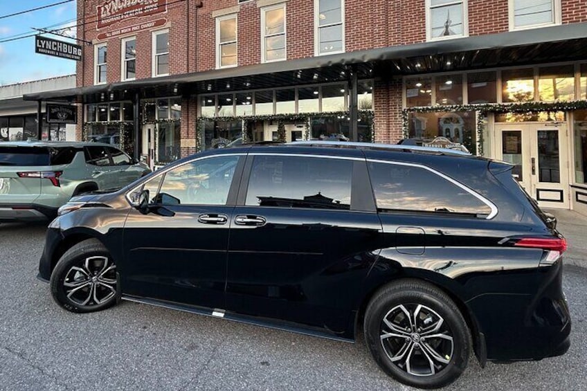 Private Luxury Van Nashville Tour