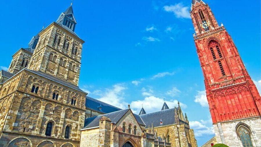 Maastricht Scavenger Hunt and Highlights Self-Guided Tour