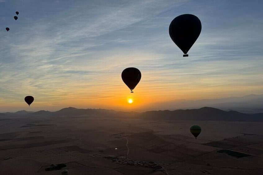 Ballooning in Marrakech: Transport and Breakfast Included