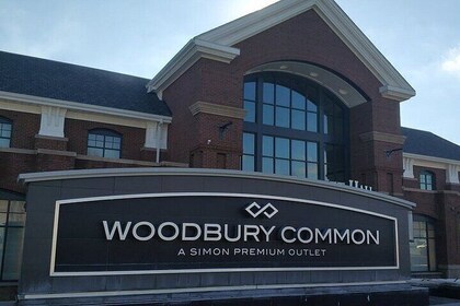 Woodbury Common Shopping Experience with Private Driver-Guide