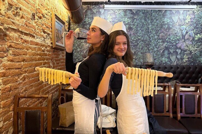 Florence Pasta and Tiramisu Cooking Class with Endless Wine