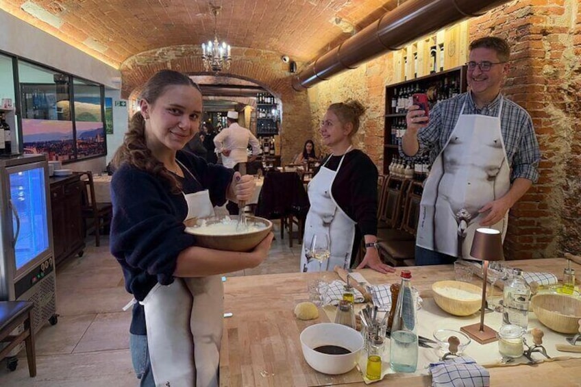 Florence Pasta and Tiramisu Cooking Class with Endless Wine