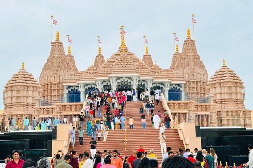 Two Cultures One City Grand Mosque and BAPS Mandir Tour