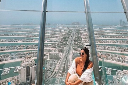 Discover Dubai Sites & the view at Palm Jumeirah on Private Tour