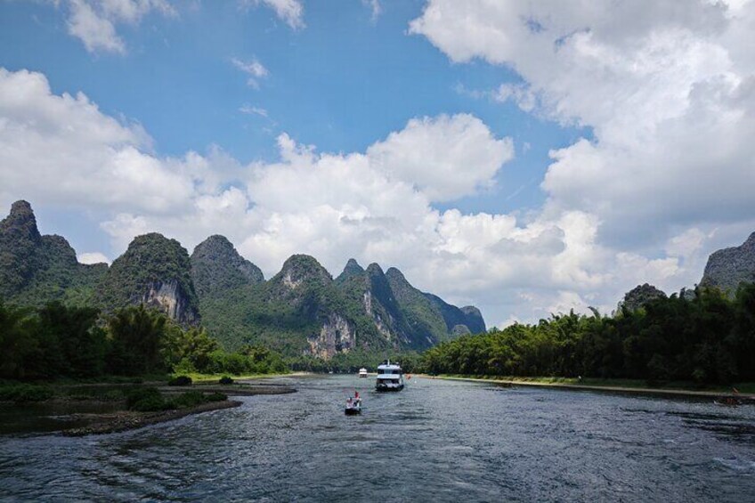 Li River Cruise scene 