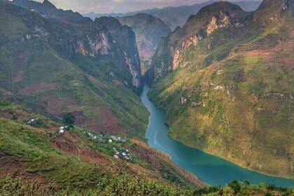 The Ha Giang Loop Tour 4D & 3N (Easy Rider)