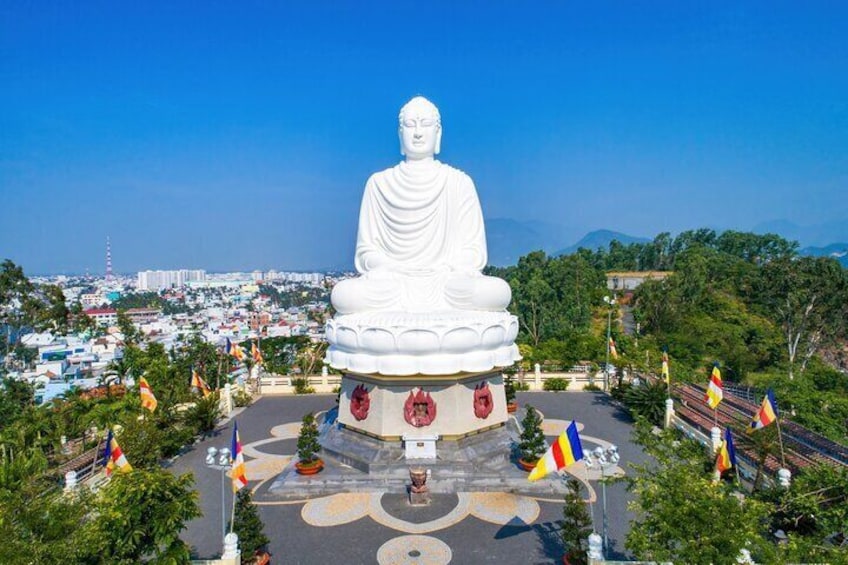 Long Son Pagoda: Climb 193 steps to see the towering 24-meter-high white Buddha and enjoy stunning views of Nha Trang. (This one is also already in English)