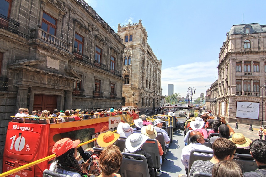 Turibus Hop-on Hop-off City Tour