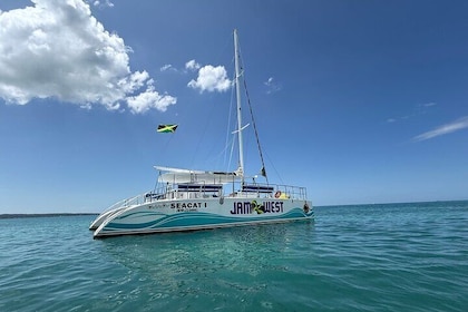 SUNSET PARTY CATAMARAN NEGRIL with transfers from Montego Bay