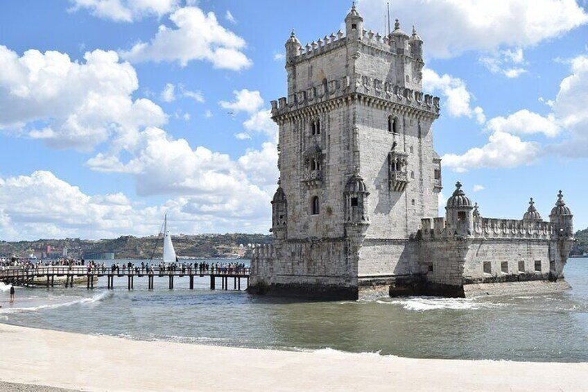 Private Wine Tasting and Lisbon Tour with lunch