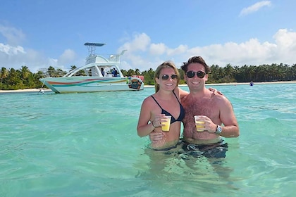 Desde Punta Cana: crucero en catamarán y tour de snorkel