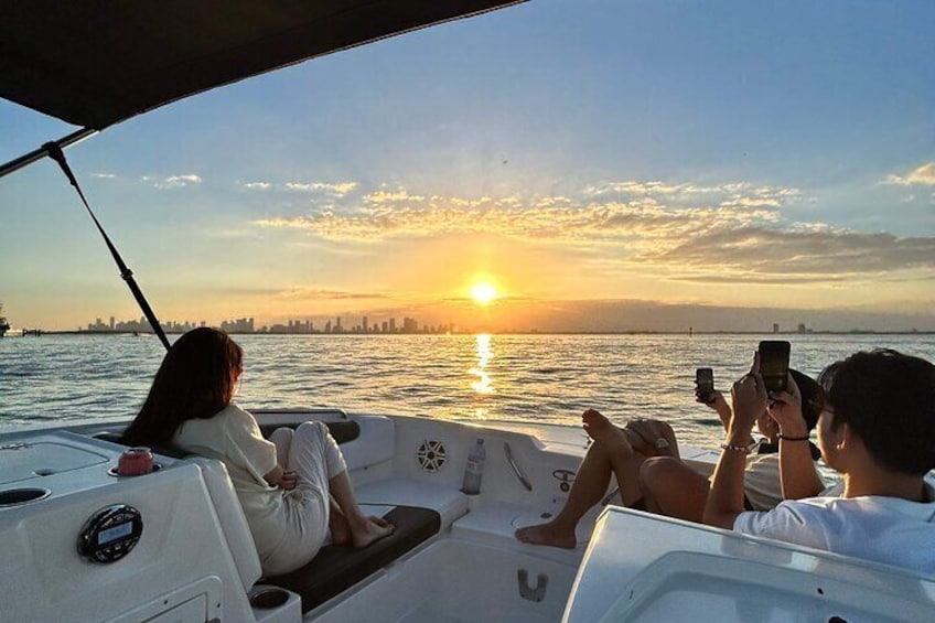 Immerse yourself in the breathtaking beauty of Fort Lauderdale, often called the American Venice, as you watch the sun dip below the horizon and cast its golden glow upon the serene waterways.