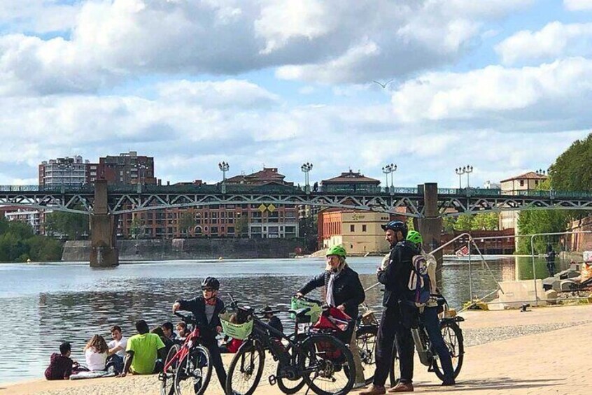 Panoramic Toulouse: E-Bike Tour with Cable Car Experience