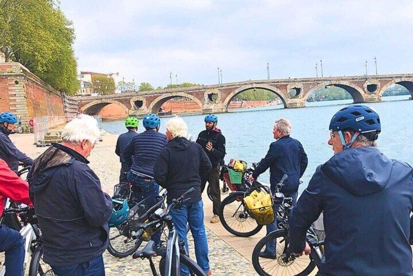 Panoramic Toulouse: E-Bike Tour with Cable Car Experience