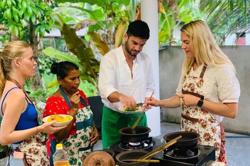 Authentic Sri Lankan Cooking Class in Mirissa