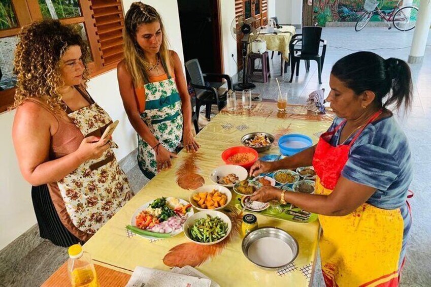 Authentic Sri Lankan Cooking Class in Mirissa