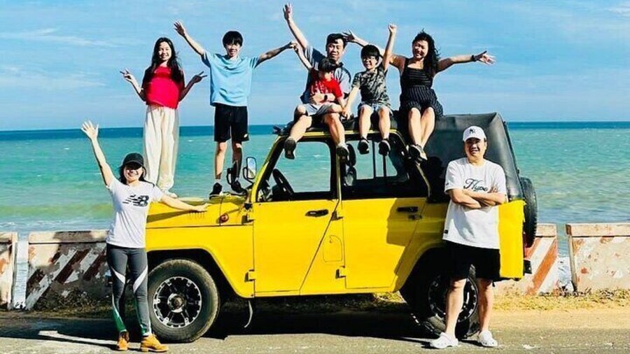 Mui Ne's Majestic Sand Dunes: Jeep Exploration with Local Guide