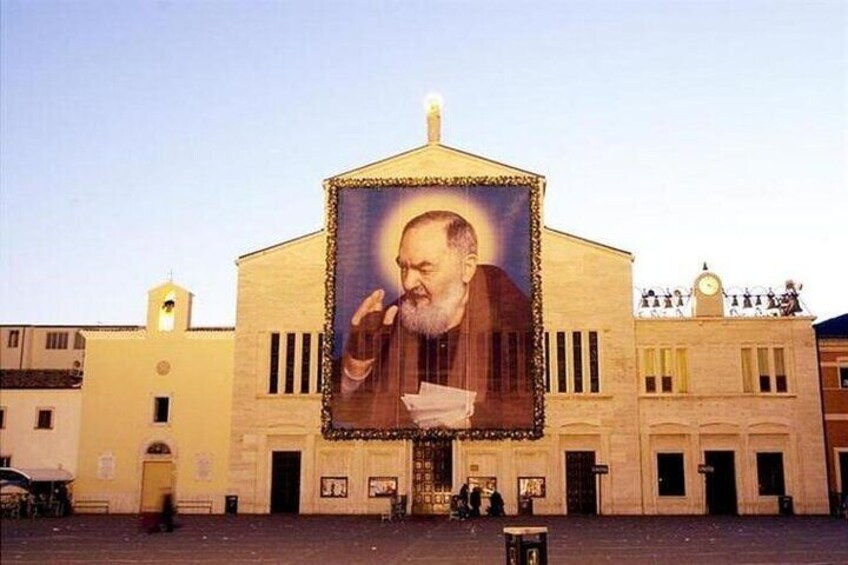 Private Tour from Rome with Visit to the Shrine of Padre Pio 