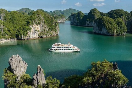 From Hanoi: Luxury Cruise explore Lan Ha Bay & Viet Hai Village