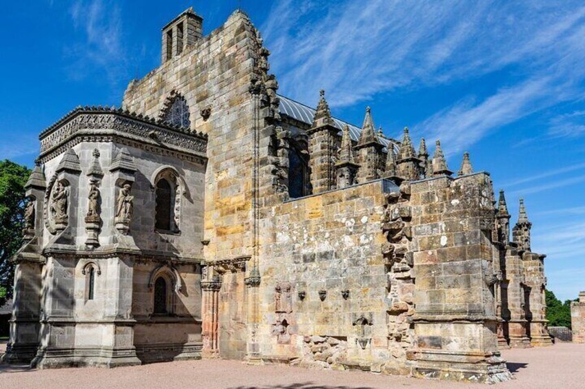Alnwick Castle and Rosslyn Chapel Day Tour from Edinburgh