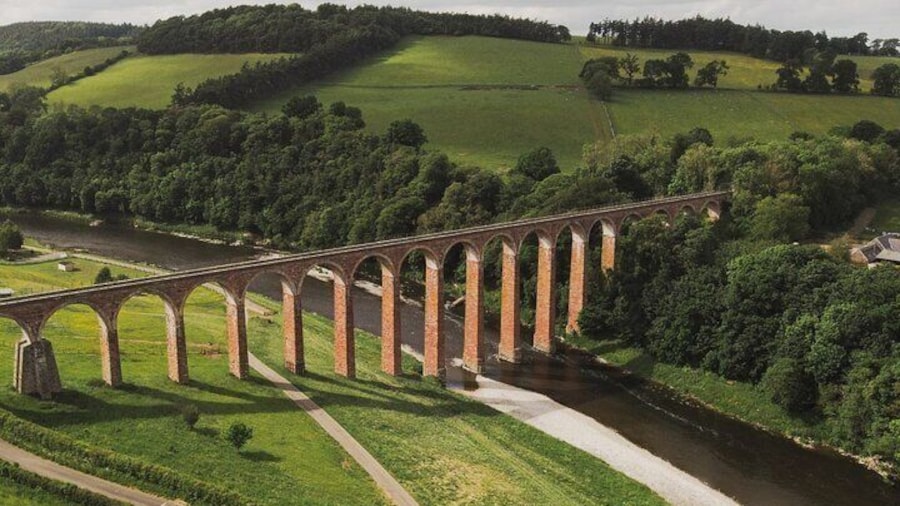 Alnwick Castle and Rosslyn Chapel Day Tour from Edinburgh