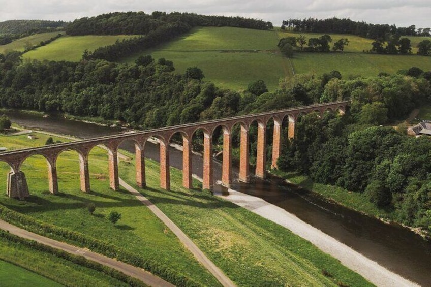 Alnwick Castle and Rosslyn Chapel Day Tour from Edinburgh