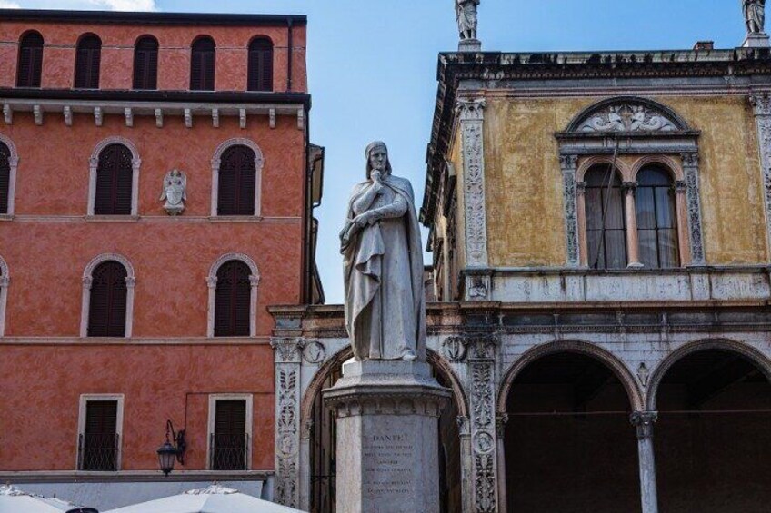 Romeo and Juliet Walking Tour with an APP from Verona