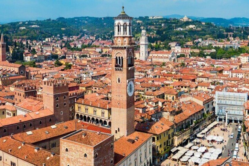 Romeo and Juliet Walking Tour with an APP from Verona