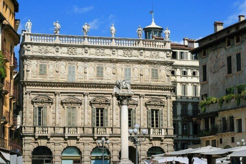 Romeo and Juliet Walking Tour with an APP from Verona