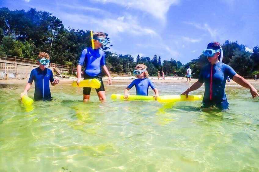 Children on our snorkeling tour in Sydney