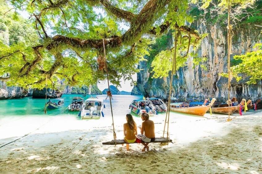 Hong Island by Long Tail Boat: Swim, Snorkel, Relax