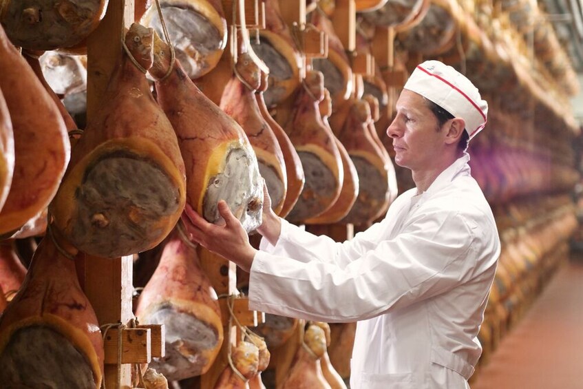 Discover Parma’s Flavors: Parmigiano & Prosciutto Food Tour