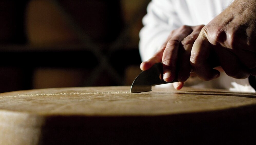 Discover Parma’s Flavors: Parmigiano & Prosciutto Food Tour