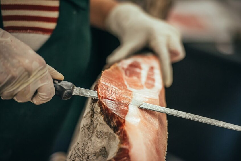 Discover Parma’s Flavors: Parmigiano & Prosciutto Food Tour