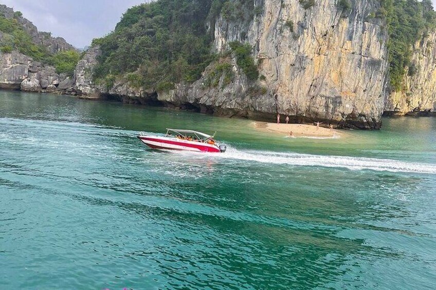 Private Canoe Discover the Best of Halong- Lan Ha Bay from harbor